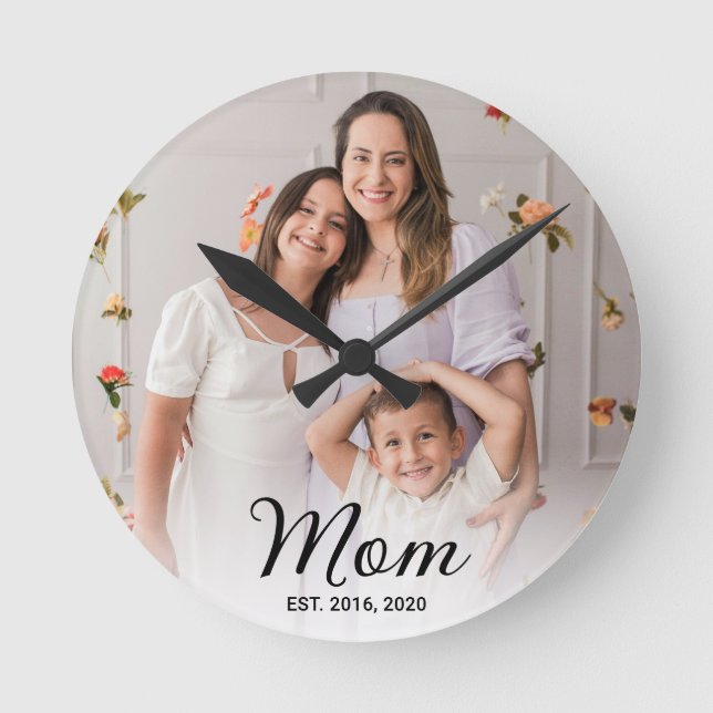 Relógio Redondo Mom Established Modern Black Script Photo  (Frente)
