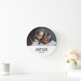 Relógio Redondo Mom Established Modern Black Script Photo