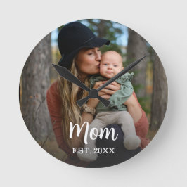 Relógio Redondo Mom Established Modern Typography Photo Wall Clock