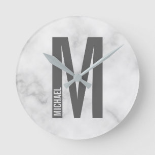 Relógio Redondo Monograma e Nome de Negrito Personalizado Moderno