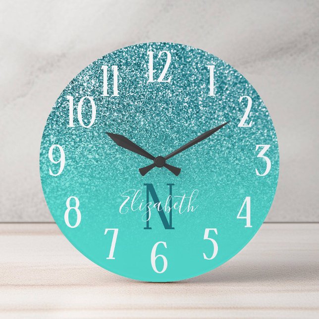 Relógio Redondo Monogrammed Turquoise and Teal Glitter Ombre (Monogrammed Turquoise and Teal Glitter Ombre Round Clock)