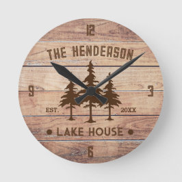 Relógio Redondo Nome da família Lago House Pine Tree Personalizado