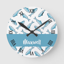 Relógio Redondo Nome personalizado peixe azul em branco