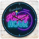 Relógio Redondo NOME Personalizado Retro Faux Neon Happy Hour Bar<br><div class="desc">NOME Personalizado Retro Faux Neon Happy Hour Clock - Personalize com seu nome ou texto personalizado!</div>