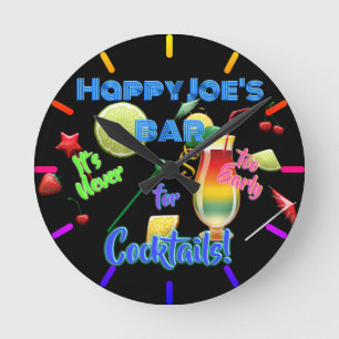 Relógio Redondo Nunca Muito Cedo para Cocktails Neon Personalizado