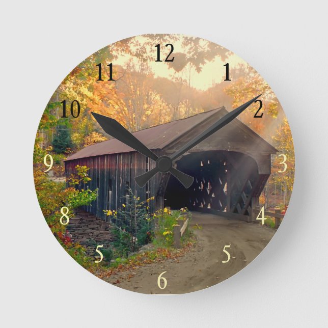 Relógio Redondo Outono em Vermont Coverbridge Wall Clock (Frente)
