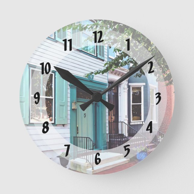 Relógio Redondo PA de Harrisburg - Edifício com porta verde (Frente)