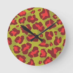 Relógio Redondo Padrão de impressão animal leopardo em vermelho, v