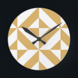 Relógio Redondo Padrão Legal e Dourado do Cubo de Deco Geométrico<br><div class="desc">Este padrão de cubo geométrico,  abstrato,  irá adicionar vibração e talento clássico a qualquer decor de casa ou escritório. Sempre pronto para personalizar com seu nome e/ou seu nome querido,  também.</div>