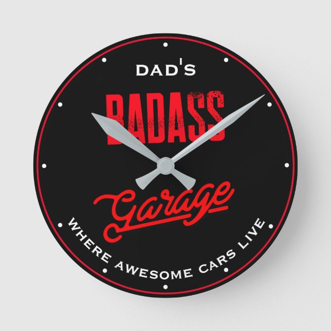 Relógio Redondo Pai ou qualquer nome ruim vermelho de garagem em p (Frente)