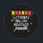 Relógio Redondo Patrimônio Nacional Hispânico Mês Presente Engraça<br><div class="desc">Patrimônio Nacional Hispânico Mês Funny Gift hispânico,  latinos,  patrimônio,  latina,  espanhol,  vintage,  retrô,  mexicano,  cultura,  méxico,  bandeiras,  orgulhosos,  presentes,  orgulho,  américa latina,  independência,  países,  mês do patrimônio hispânico nacional, 2021, arco-íris</div>