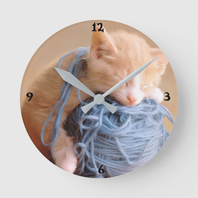 Relógio Redondo ""Pesando Sonhos, Um Stitch de Cada Vez" (Frente)