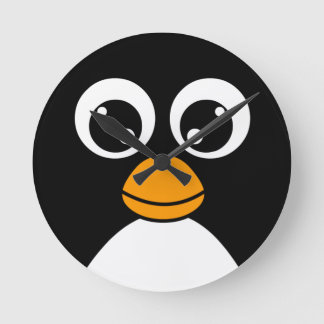 Relógio Redondo Pinguim bonito dos desenhos animados preto e