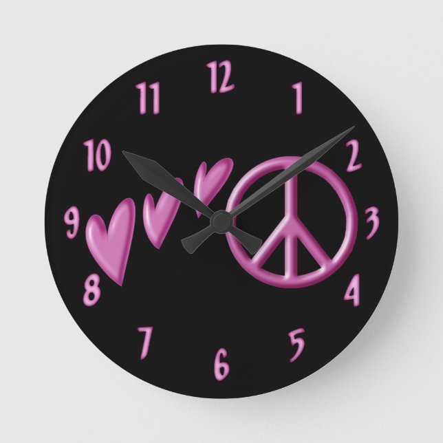 Relógio Redondo Pink hearts and peace sign wall clock. (Frente)