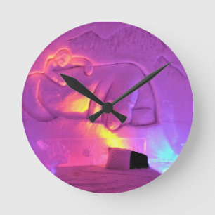 Relógio Redondo Polar Bear Room no Hotel de Glace, Quebec, Canadá