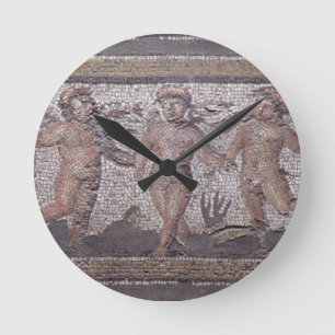 Relógio Redondo Putti três de dança acompanhado de um jogo