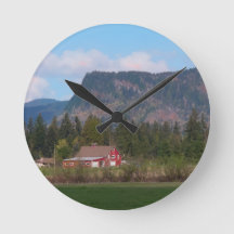 Red Barn e Mountain Clock