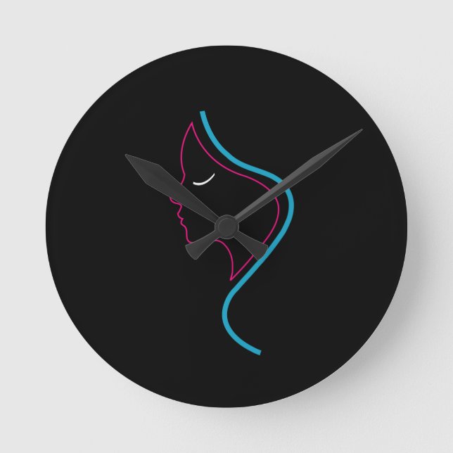 Relógio Redondo Retrato de uma senhora bonita com cabelo preto (Frente)