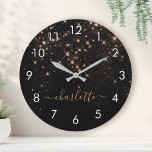 Relógio Redondo Script Glamoroso Elegante Glitter Glitter Dourado<br><div class="desc">Crie seu próprio relógio grande esparso personalizado de diamante preto e rosa com seu nome de script personalizado moderno e manuscrito.</div>