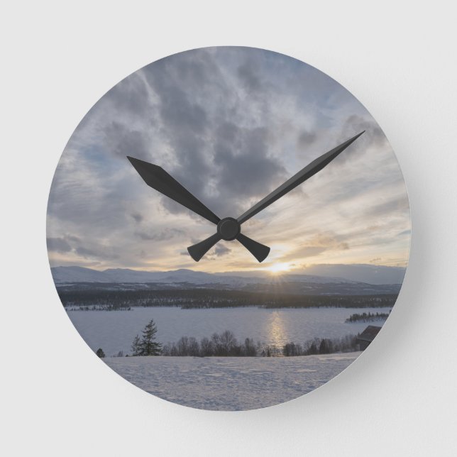 Relógio Redondo Sol sobre lago congelado (Frente)