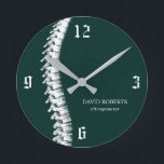 Relógio Redondo Terapêutica com coluna calcária Chiropractor Verde<br><div class="desc">Terapêutica De Coluna Chiropractic, Chiro Dark Green Clocks.</div>