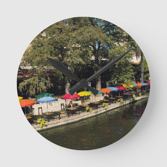 Relógio Redondo Texas, Riverwalk, dining on river's edge (Frente)