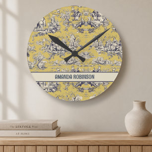 Relógio Redondo Toile de Jouy monograma floral vintage amarelo lag