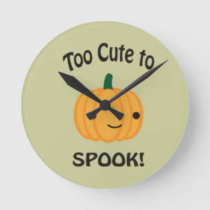 Relógio Redondo Too Cute To Spook! Little Pumpkin