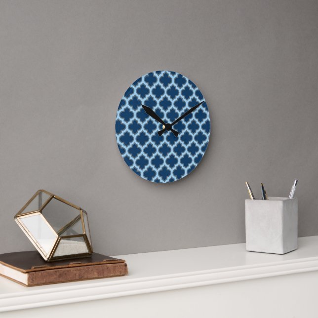Relógio Redondo Trellis Azul e Bebê, Latite, Quatrefoil (Escritório)