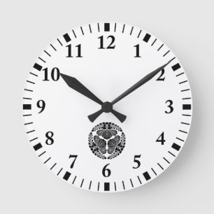 Relógio Redondo Três flores do paulownia, cabeças que enfrentam