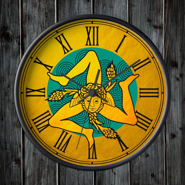 Relógio Redondo Triskelion Dourado Vintage & onda tripla espiral (Criador carregado)