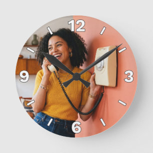 Relógio Redondo Vintage Phone Smiling Woman Retro Home Decor