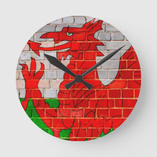 Relógio Redondo Wales flag on a brick wall