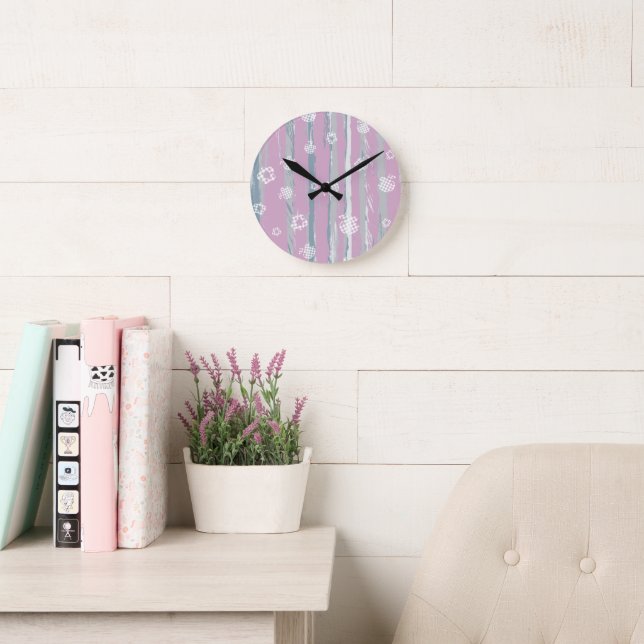 Relógio Redondo Wall Clock – Gingham Orchard (Sala de leitura)