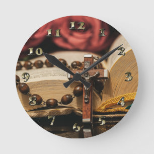 Relógio Redondo Wooden Rosary com Jesus na Cruz