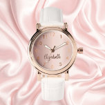 Relógio Rosa dourado script elegante<br><div class="desc">Uma cor de fundo rosa dourada. Adicione um nome, data. O nome é escrito com um script de estilo manuscrito.</div>