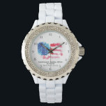 Relógio *~* Veterano Militar Mãe Vermelho Branco Azul EUA<br><div class="desc">* White Enamel Banda Patriótica Clássica Moderna Bling Moderna em forma de Diamante Rhinestone Watercolor Design Woman's American Flag Wrist Watch. * Este design apresenta a bandeira americana Flag American, que também é conhecida como Glória Antiga e Estrelas e Stripes. Esta design de Bandeira Americana de Aquarela inclui as cores...</div>