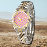 Relógio Vintage de placa de xadrez amarelo púrpura neon<br><div class="desc">Vintage Neon Purple e Yellow Checkerboard</div>