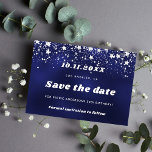 Reserve A Data Aniversário marinho de estrelas brancas azuis<br><div class="desc">A Save the Date for a 50th (or any age) festa de aniversário. Um fundo azul marinho colorido. Decorado com estrelas. Para ele e para ela.</div>