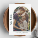 Reserve A Data Arch Fotográfico Moderno Casamento Salve A Data<br><div class="desc">Capture a magia da sua história de amor com o nosso elegante e personalizável cartão com fotos Save the Date — uma canvas à espera para enquadrar o seu momento mais querido. Esta modelo, maravilhosamente projetada, apresenta uma sofisticada tipografia da escrita que dança através da carta, criando um sentimento íntimo...</div>