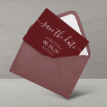 Reserve A Data Arranjo de Script Moderno Burgundy Salve as Cartõe<br><div class="desc">Simples casamento de Script Moderno Salve os cartões de Data. Para personalização mais avançada deste design,  clique no botão "Personalizar"! Itens correspondentes e mais opções de cor também estão disponíveis por solicitação.</div>