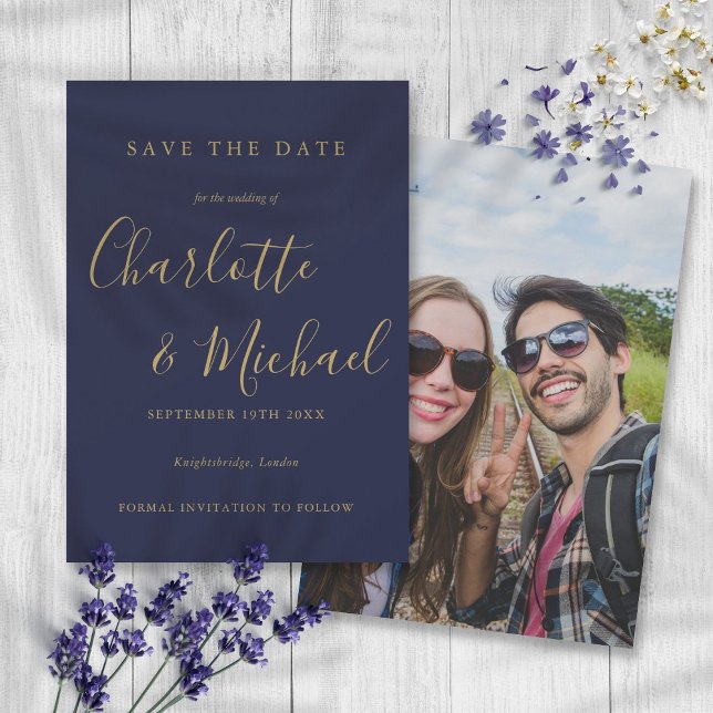 Reserve A Data Azul Marinho E Dourado Elegante Assinatura Script  (Navy Blue And Gold Elegant Signature Script Photo Save The Date)