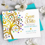 Reserve A Data Bat Mitzvah, Turquesa Dourada e Árvore Roxa da Vid<br><div class="desc">Certifique-se de que todos os seus amigos e parentes serão capazes de celebrar o marco da sua filha Bat Mitzvah! Envie esta estonteante e esfarrapada folha de ouro gráfica com turquesa cintilante, teal, roxo e azul Estrela de David e "folhas" de ponto em fundo branco, personalizado cartão de anúncio "Salvar...</div>