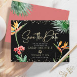 Reserve A Data Bat Tropical Negro Mitzvah Floral Palm Moderno<br><div class="desc">Certifique-se de que todos os seus amigos e parentes serão capazes de celebrar o marco da sua filha Bat Mitzvah! Envie este cartão de anúncio personalizado "Salvar a Data". Cores de água tropicais, impressionantes, coloridas, de flores paraíso, guião falso dourado manuscrito, Estrela de David e pontos brilhantes, juntamente com o...</div>