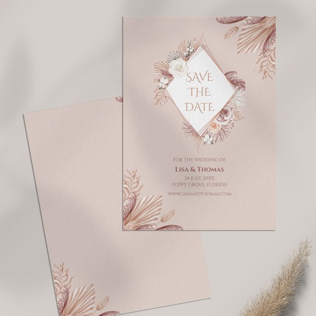 Reserve A Data Boho Blush Pampas Grass Salve a placa de data (Boho Blush Pampas Grass Save the Date Card on table)