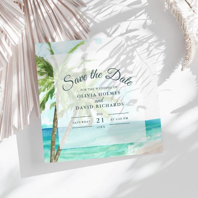 Reserve A Data Boho Coastal Seaside Beach Casamento Salve a Data (Boho Coastal Seaside Beach Wedding Save the Date on sunny white table with dry palm leaf.)