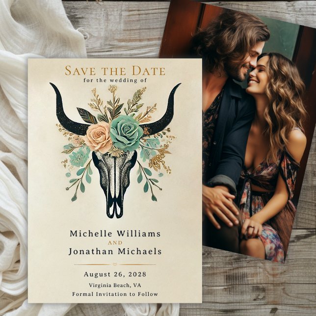 Reserve A Data Boho Western Floral Bull Cow Skull Foto de Casamen (Boho Floral Bull Cow Skull Wedding Photo Save The Date)
