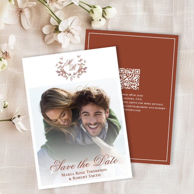 Reserve A Data Burgundy Salve a Foto Clássica de Casamento (Elegant burgundy wine monogram save the date photo card. )