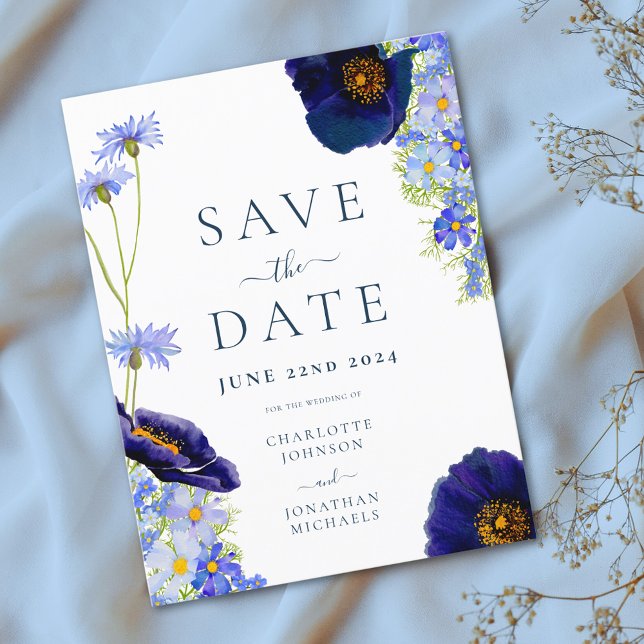 Reserve A Data Casamento Azul Boho de Flor Silvestre Moderna (Elegant wildflower blue floral wedding save the date invitation with modern typography )
