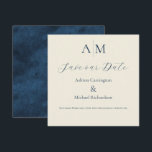 Reserve A Data Casamento Azul Ecru Monograma Moderno<br><div class="desc">Lindos monogramas da noiva e do noivo no topo deste lindo cartão de Save the Date de casamento. Fundo Ecru com fonte azul escuro para combinar com a parte de trás azul envelhecido deste convite elegante. Absolutamente deslumbrante.</div>